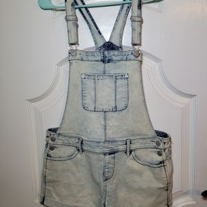 No boundaries white washed overalls  Size M (7-9)